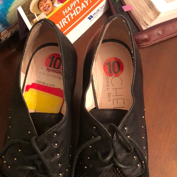 Shoes - Picture 2 of 4